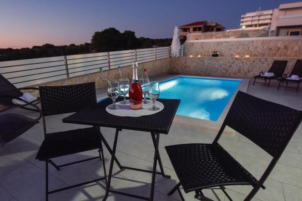 Funtastic C 6 Appartamento con piscina privata