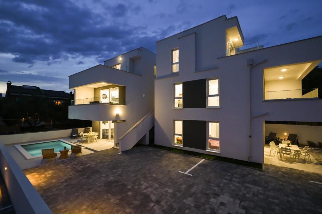 Banta A con Piscina Privata per 20 Persone